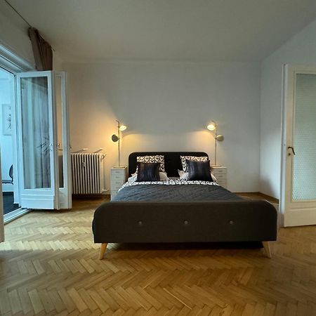 Airy & Beautiful Downtown Apartment Boekarest Buitenkant foto