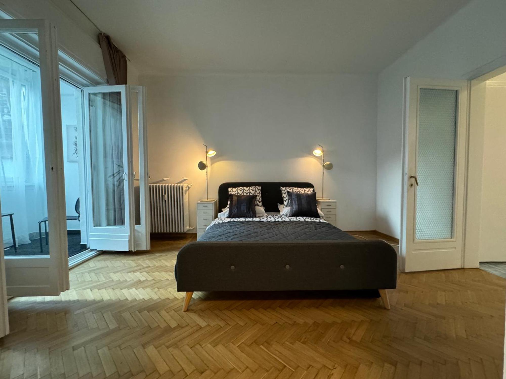 Airy & Beautiful Downtown Apartment Boekarest Buitenkant foto