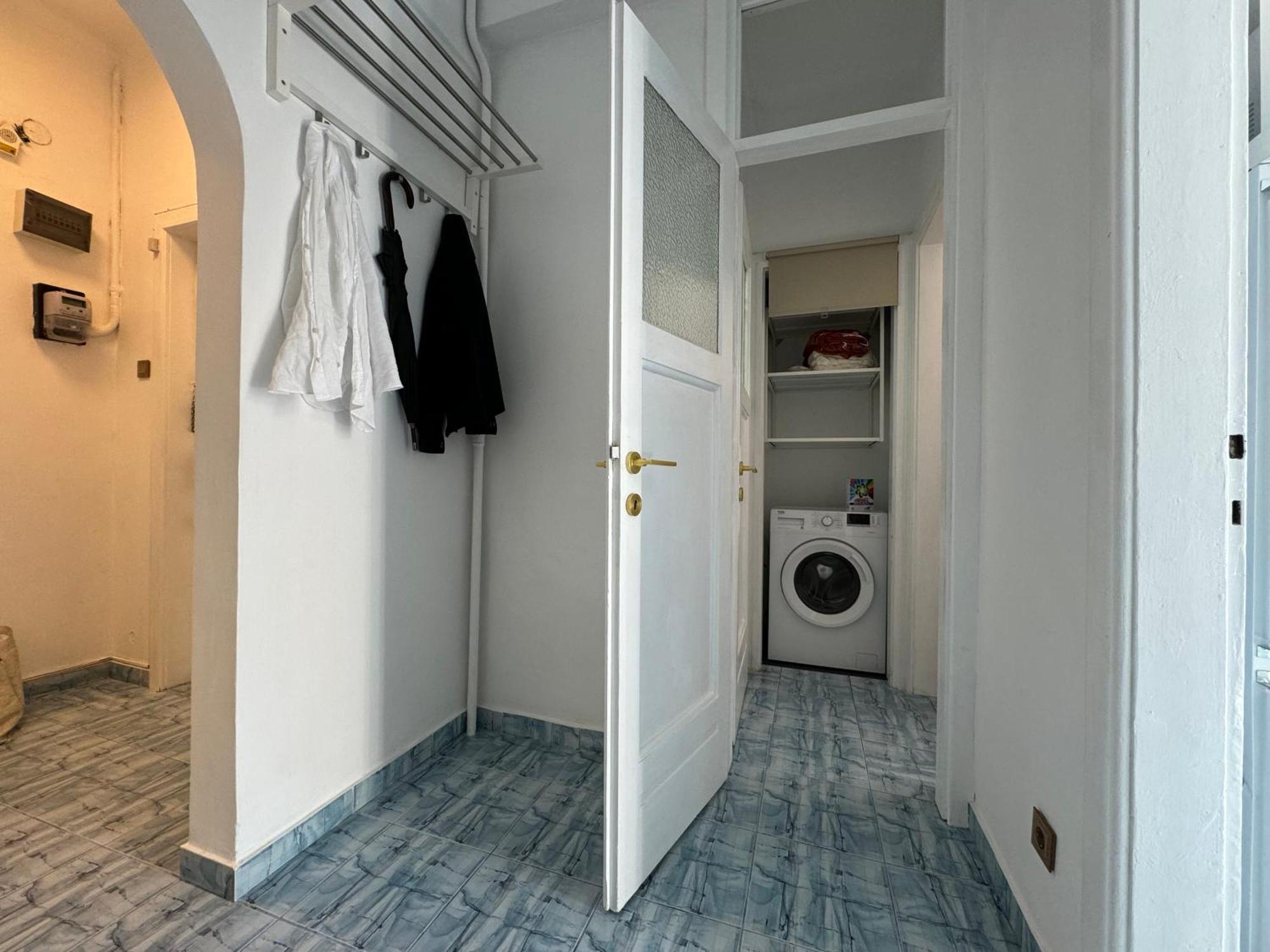Airy & Beautiful Downtown Apartment Boekarest Buitenkant foto